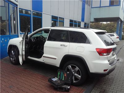 Núdzové otvorenie auta Jeep