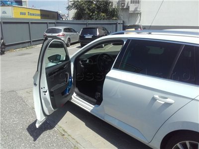 Otvorenie zamknutého auta Škoda Superb
